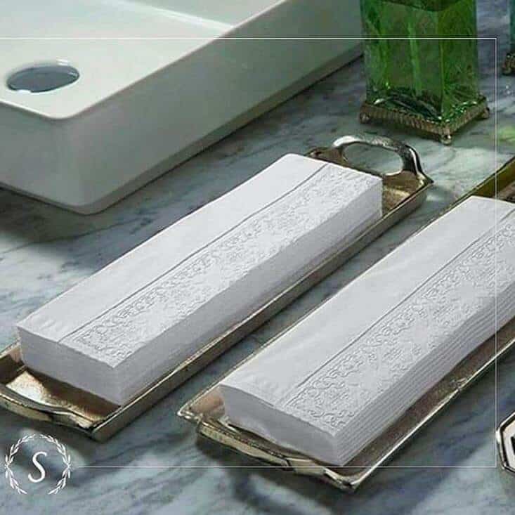 100 Toalhinhas Lavabo Trevo PERSONALIZADA + 1 Suporte em acrílico