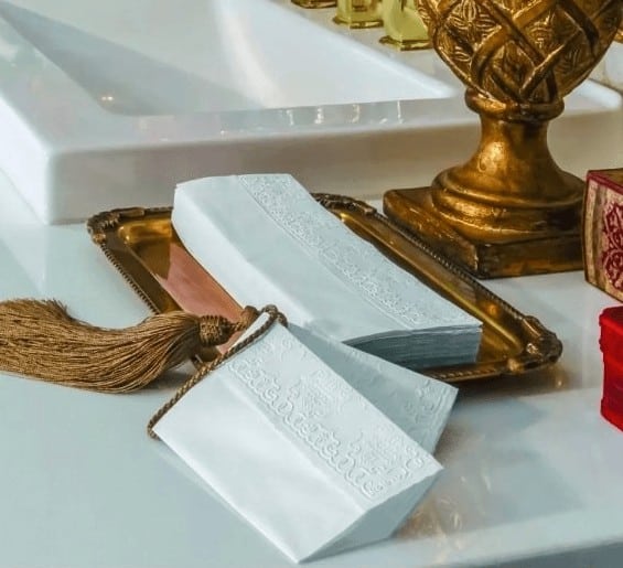 100 Toalhinhas Lavabo Trevo PERSONALIZADA + 1 Suporte em acrílico