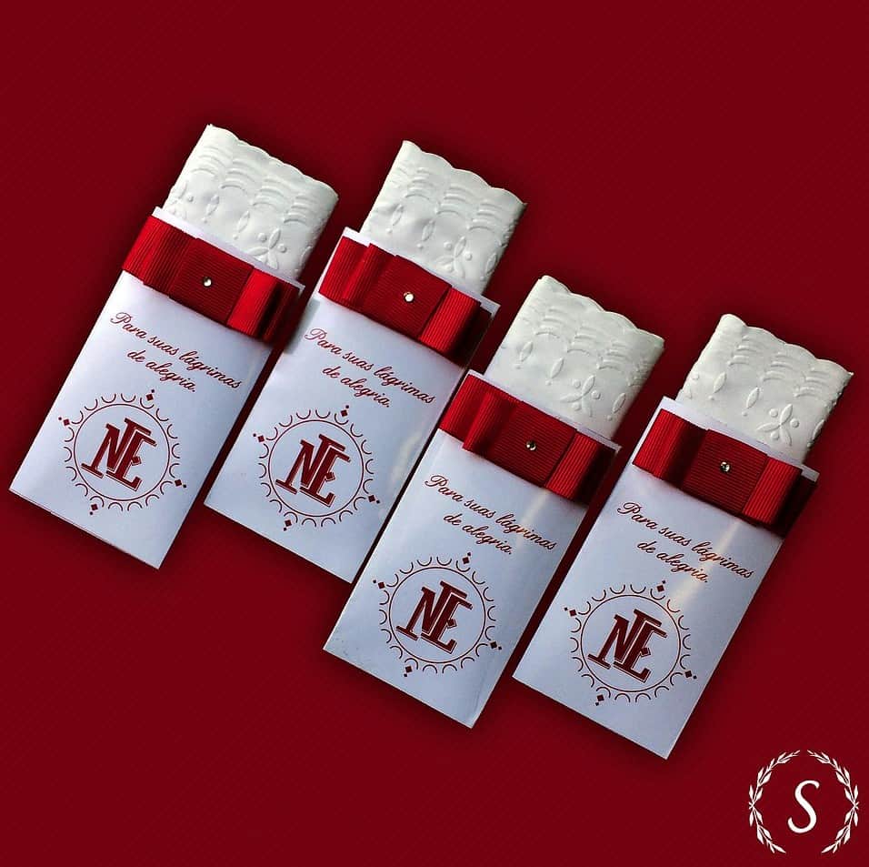 Lenços Lágrimas de Alegria - Modelo Chanel