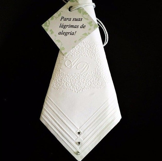 Lenços Lágrimas de Alegria  Clássico com Strass e Renda