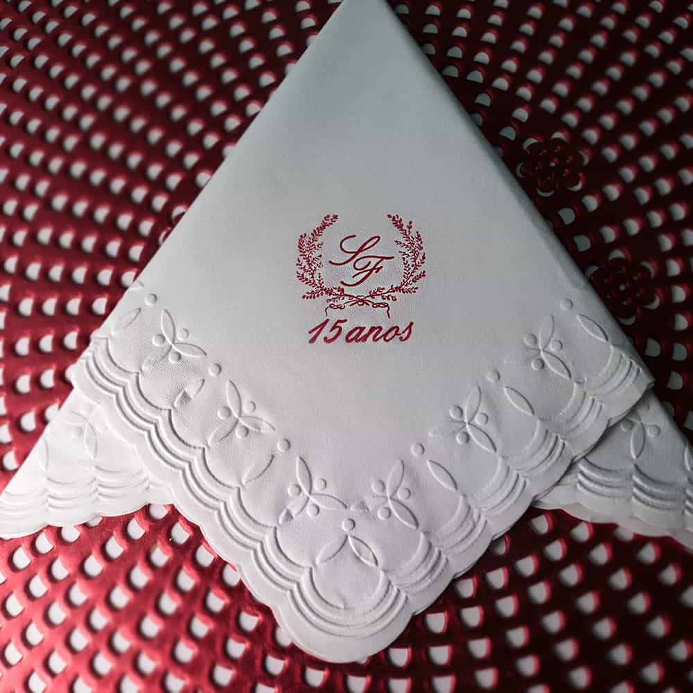 Kit 15 anos - 50 a 100 convidados - Guardanapos, Toalhas, Suporte - Linha Trevo