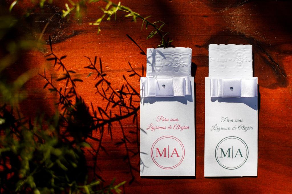 Lenços Lágrimas de Alegria - Com laço - Branco Glossy